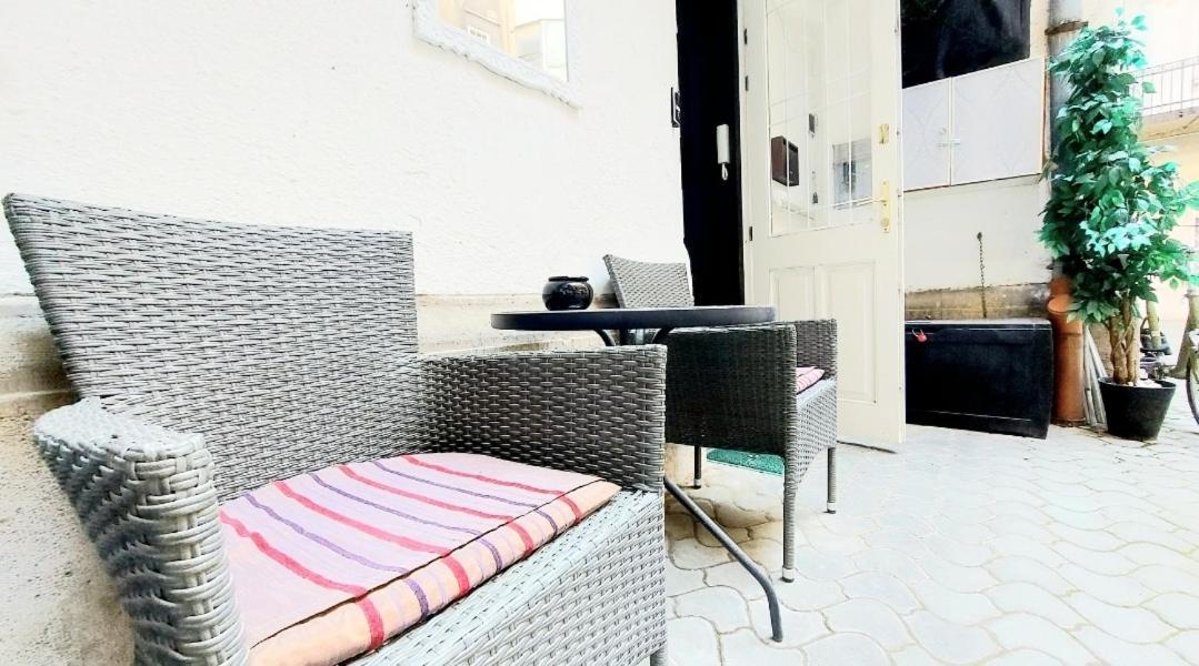 Like Studio City Centrum, Wifi, Terrace Apartamento Budapeste Exterior foto